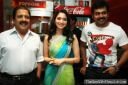 Filename=Siruthai_Trailer_28229~0.jpgFilesize=214KiBDimensions=680x452Date added=Jul 01, 2011 Siruthai_Trailer_28229~0.jpg